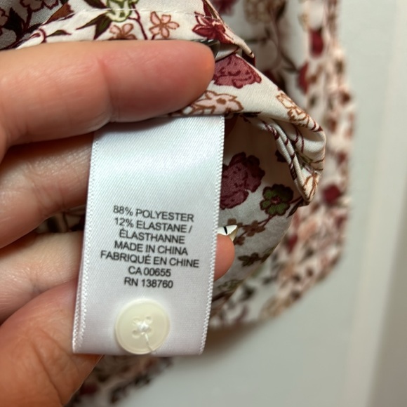 RW&Co floral button up - Picture 4 of 6
